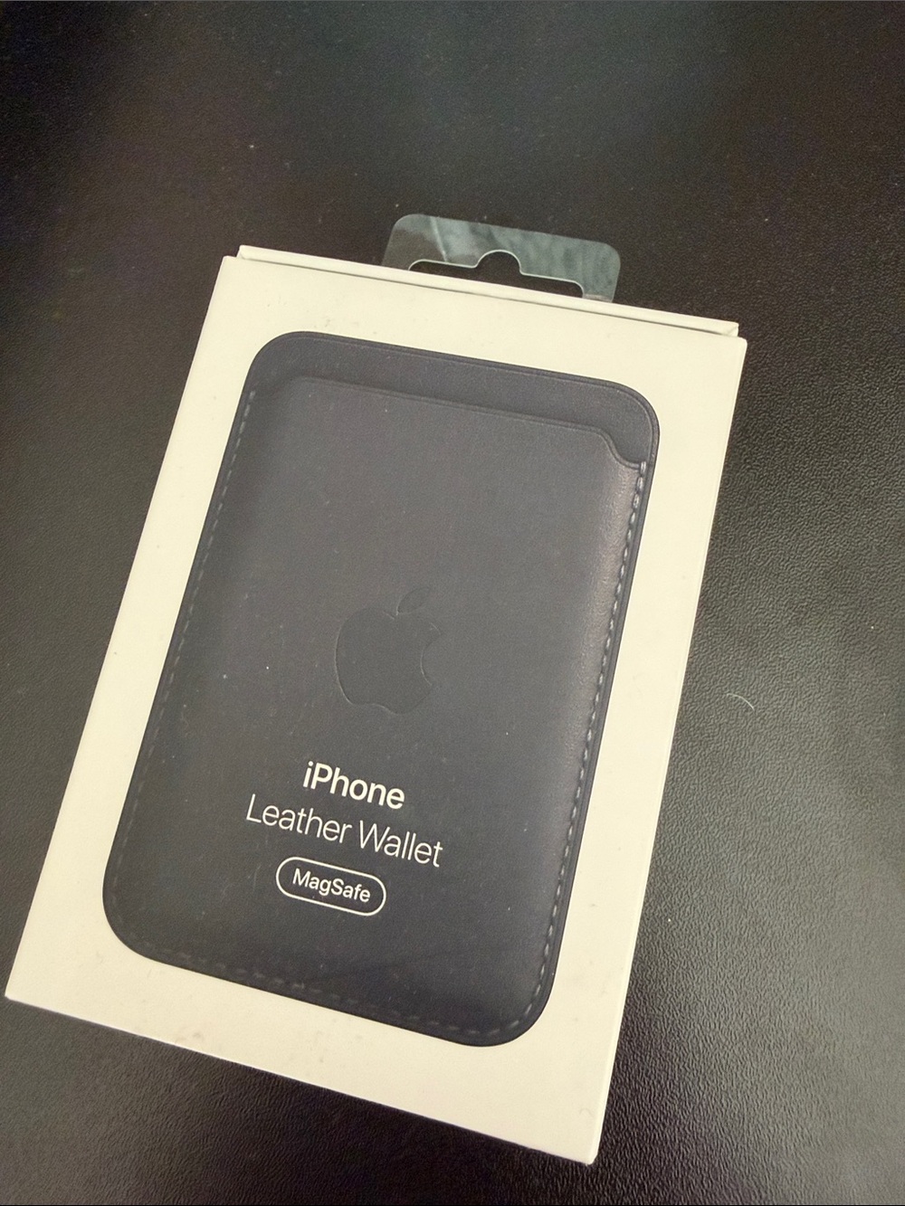 Apple iPhone Leather Wallet with MagSafe - Black Leather